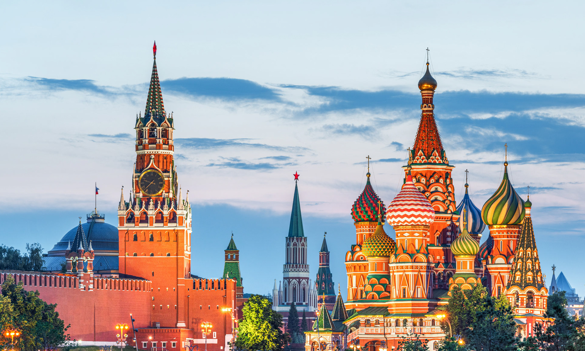 Masal Diyarlarını Aratmayan Mimarisiyle Moskova Kızıl Meydan