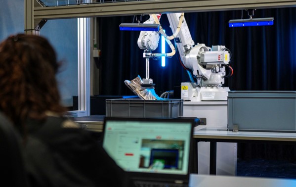 ABB, Görsel Yapay Zekâ ile Robotların Kullanımına Hız Kazandırıyor